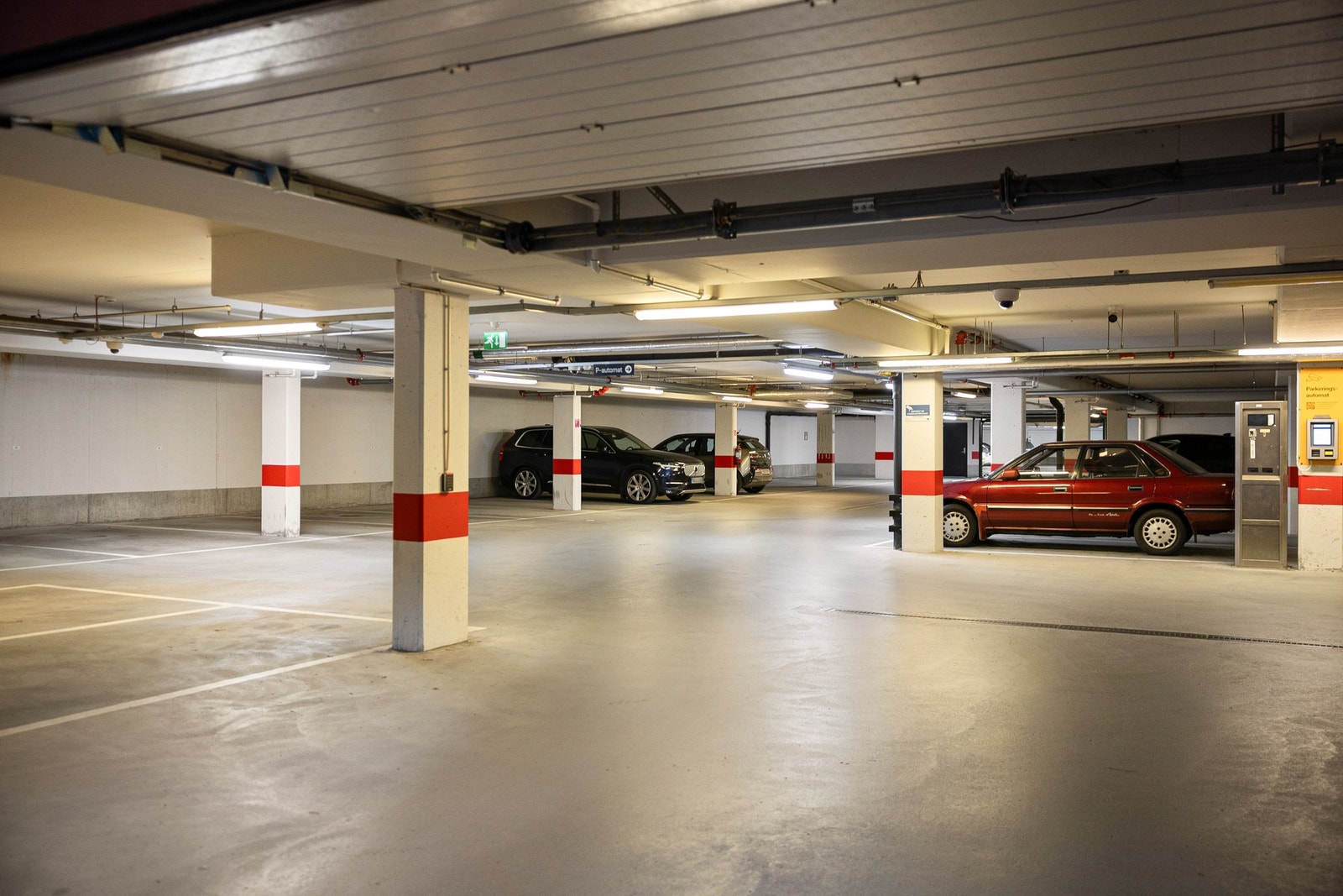 Garasjeplass med el-billader medfølger. Galleribilde