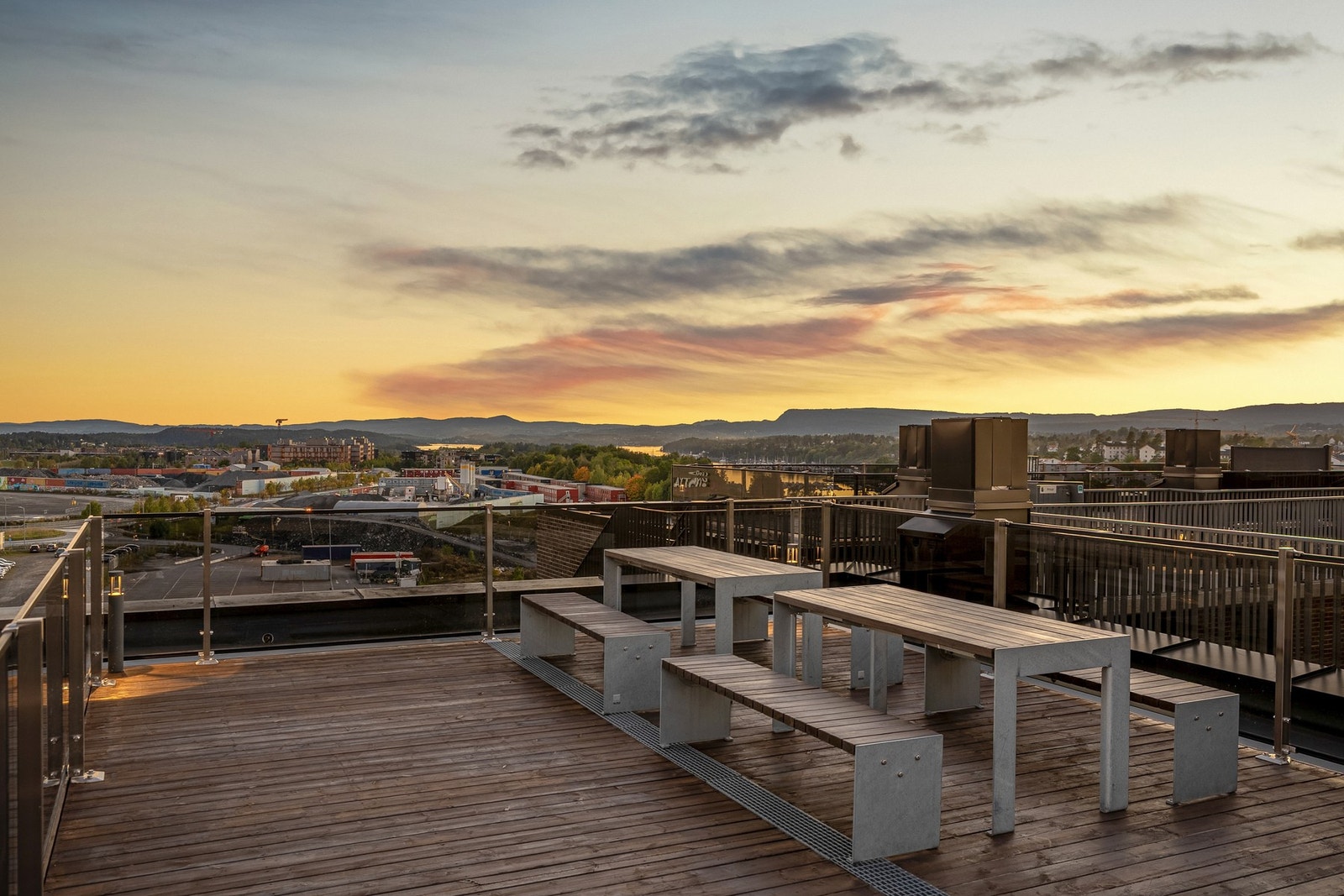 Det er flere sittegrupper til felles bruk. Galleribilde