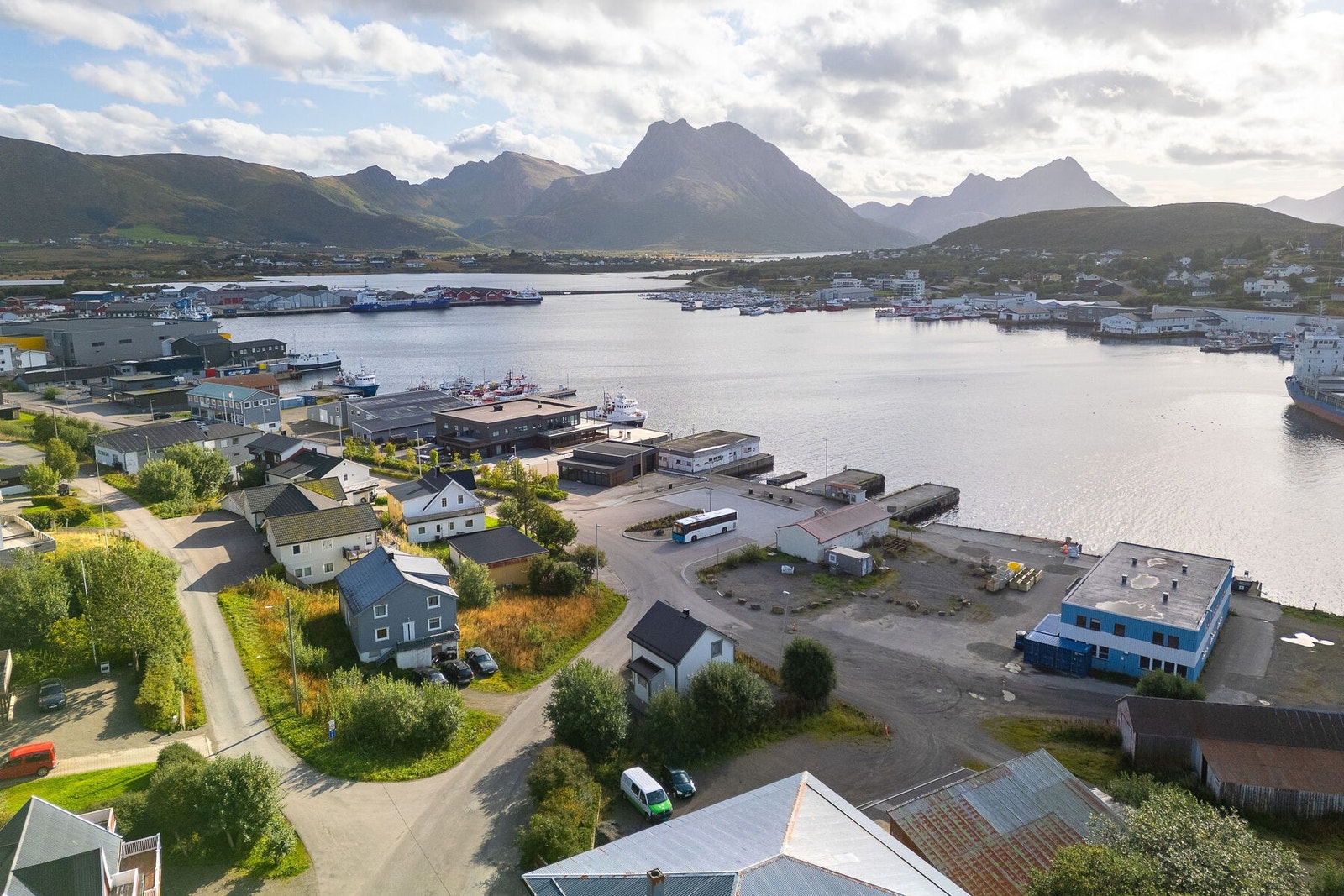 I tillegg er det nærhet til både sjø, skog og mark, som sikrer gode rekreasjonsmuligheter. Galleribilde