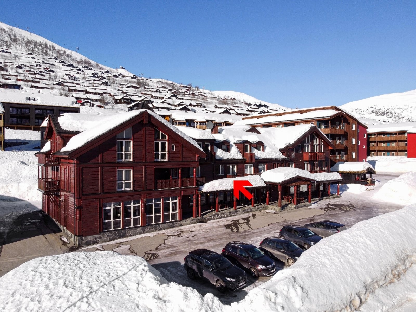 Aktiv Eiendomsmegling v/ Martin Løvenholm og Kim Stavang Olsen har gleden av å presentere Myrkdalsvegen 884. Galleribilde