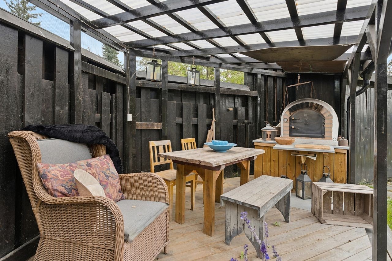 For den matglade finnes det også en egen overbygget uteplass med pizzaovn. Galleribilde
