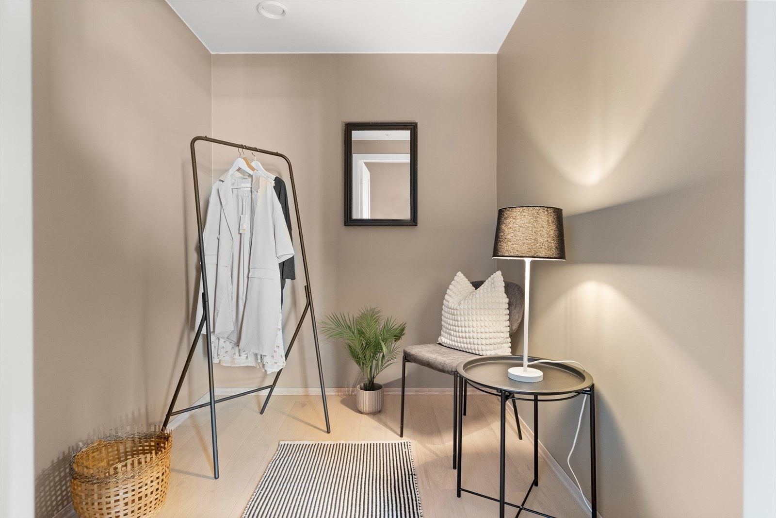 I innvendig bod i tilknytning til hovedsoverommet kan man etablere en fin garderobeløsning. Galleribilde