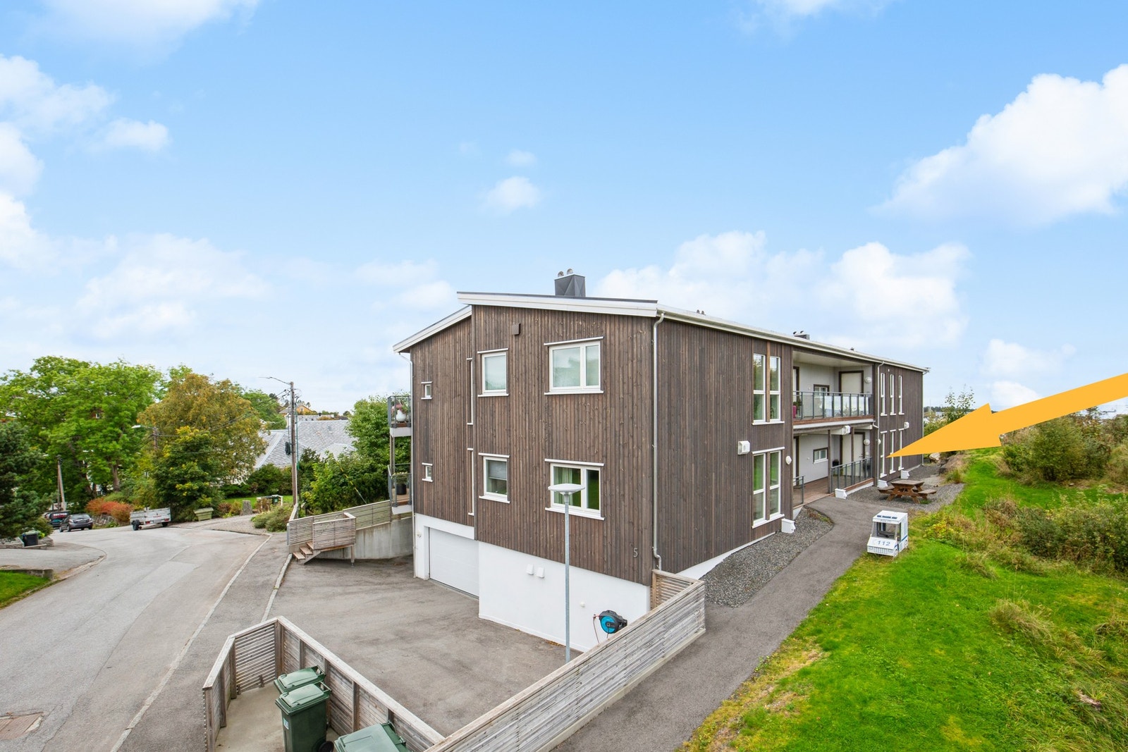 Trinnfri adkomst og heis fra parkeringskjeller Galleribilde