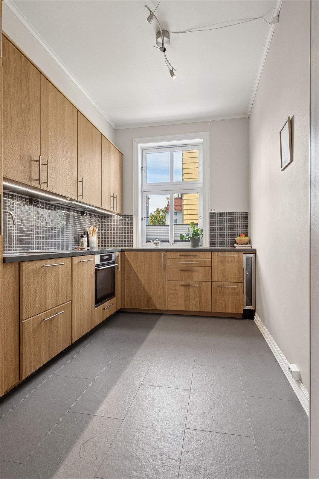 Plass til mindre spisegruppe i rommet om ønskelig. Galleribilde