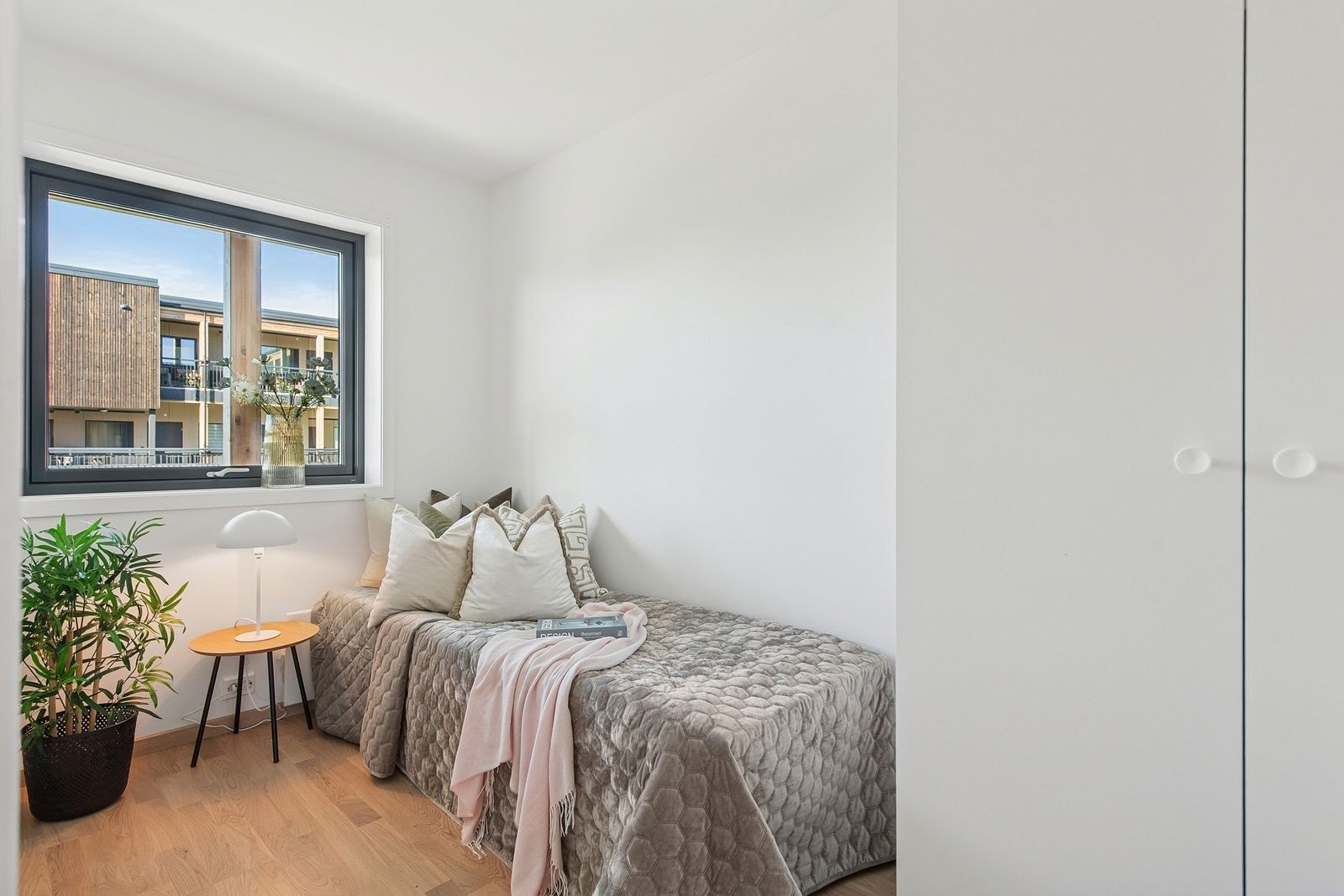 Det andre soverommet passer perfekt som barnerom, gjesterom eller kontor. Galleribilde