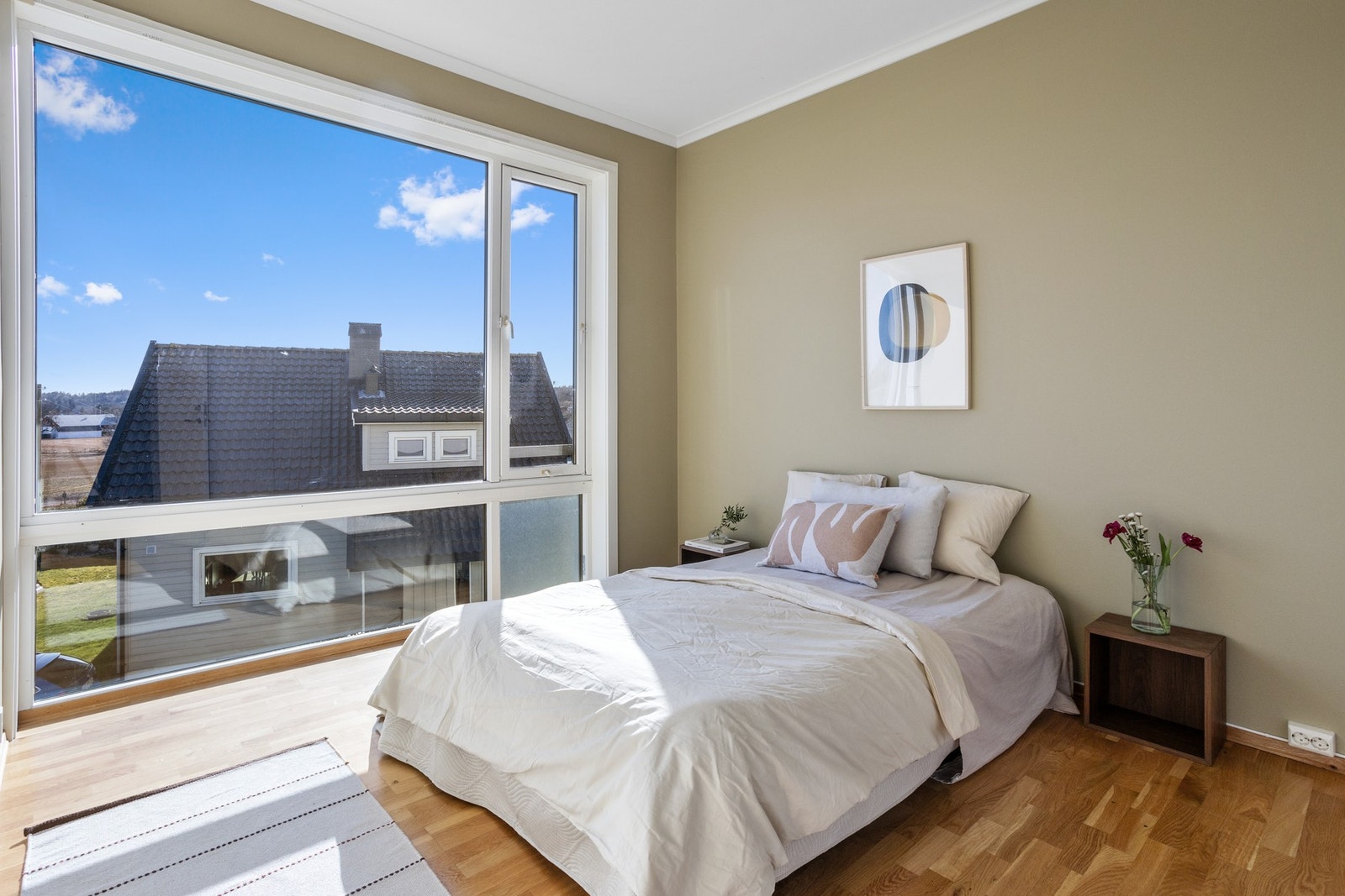 Hovedsoverommet har plass til dobbeltseng og mer. Galleribilde