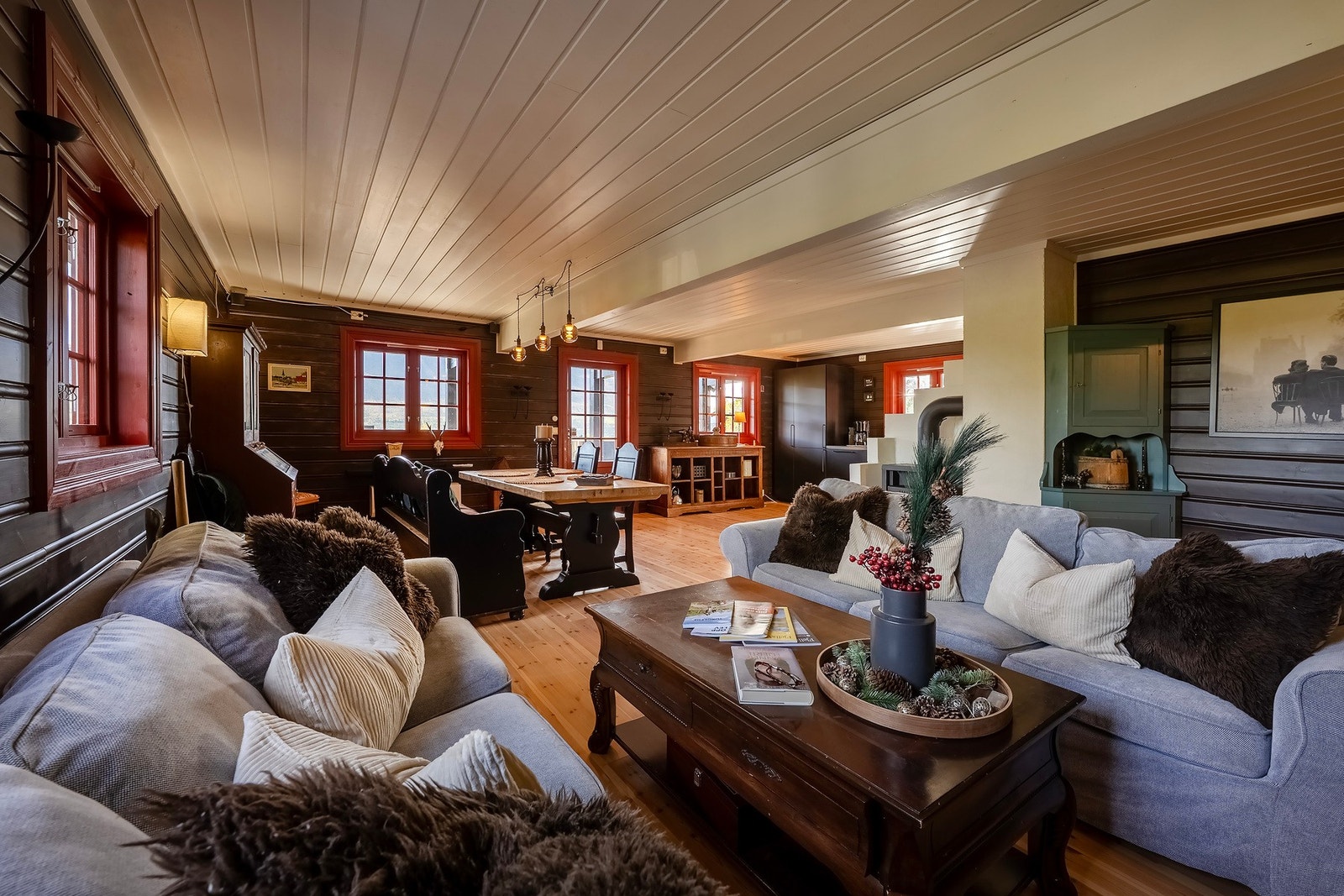 En sjarmerende og innholdsrik fritidsbolig med attraktiv beliggenhet på Sletvold. Galleribilde