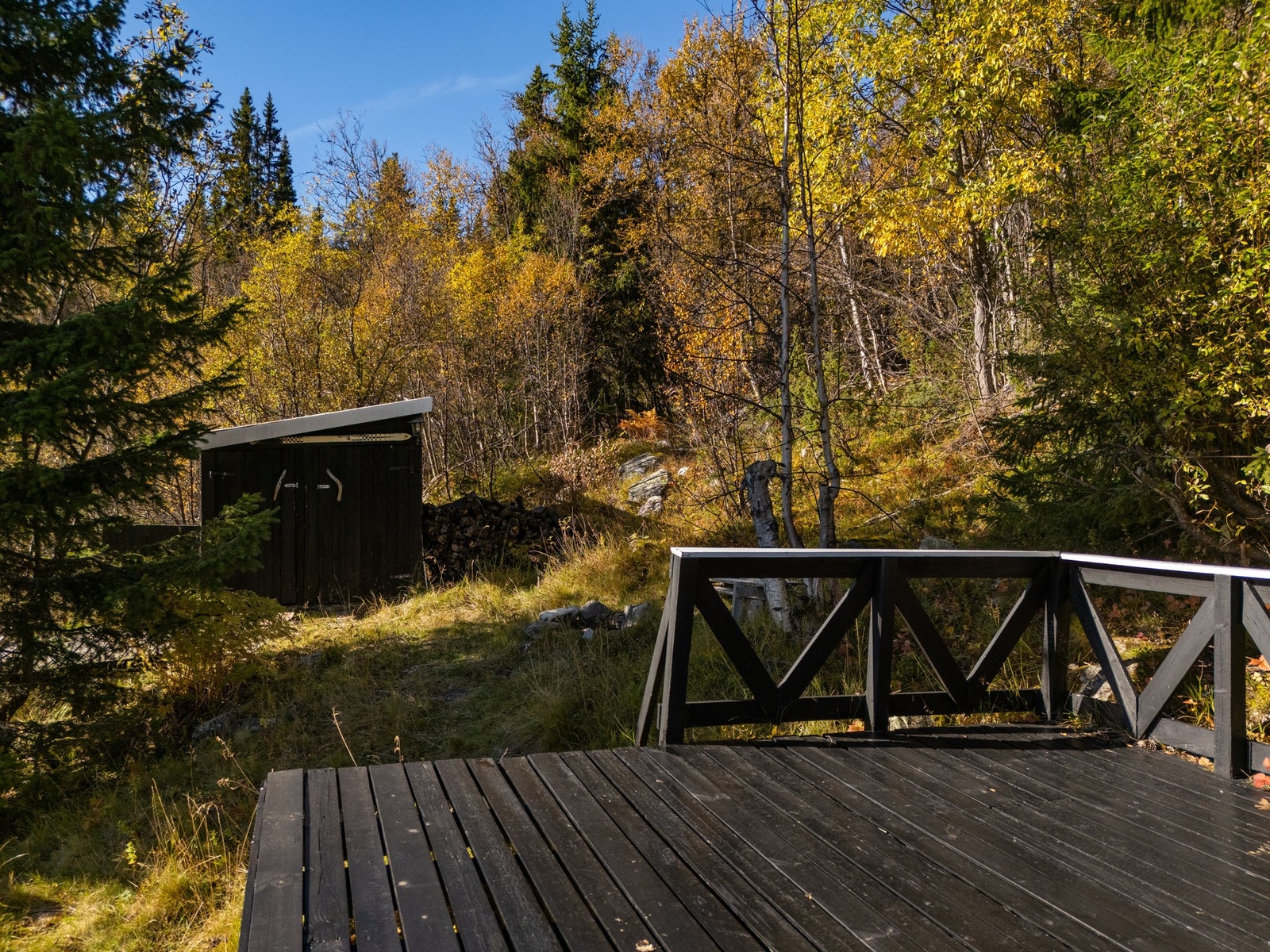 Tilhørende uthus. Galleribilde