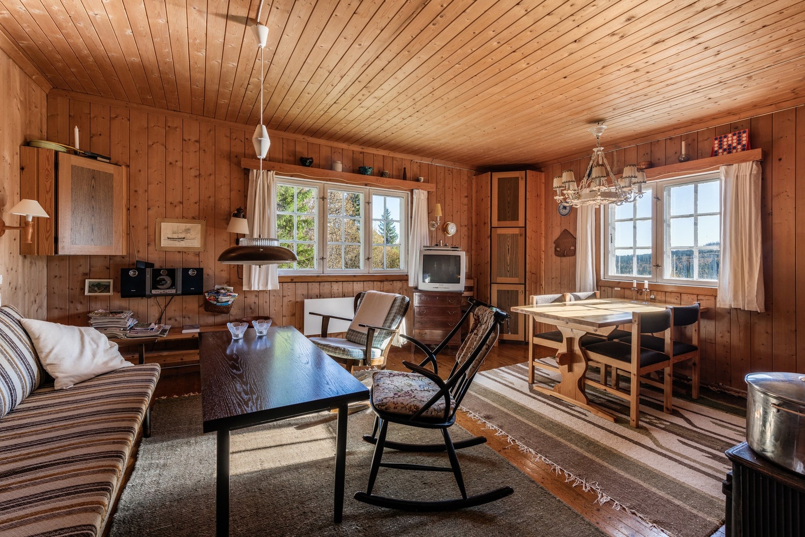 Vinduene slipper inn rikelig med lys. Galleribilde