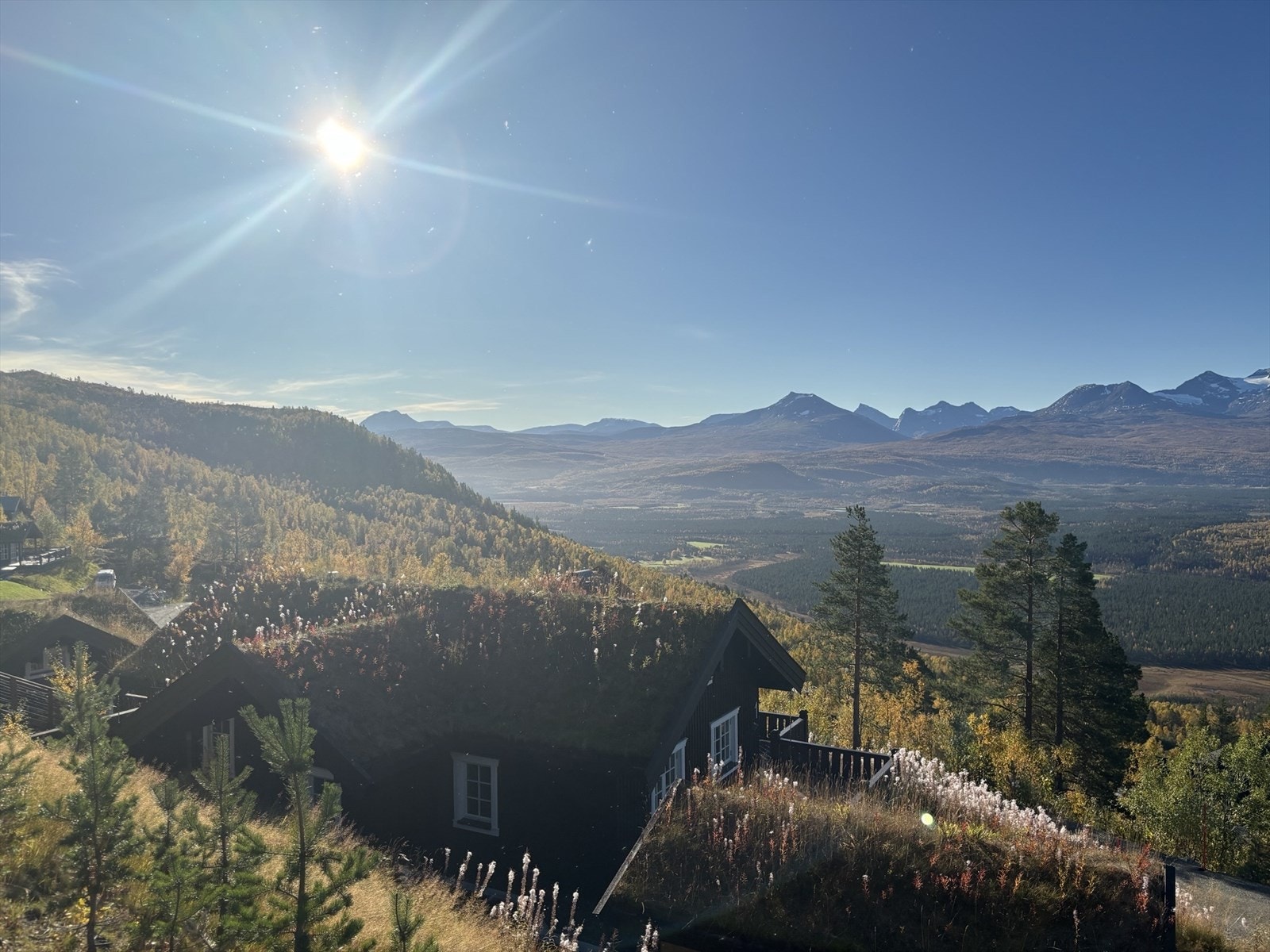 Fra hytta er det nydelig panorama utsikt. Galleribilde