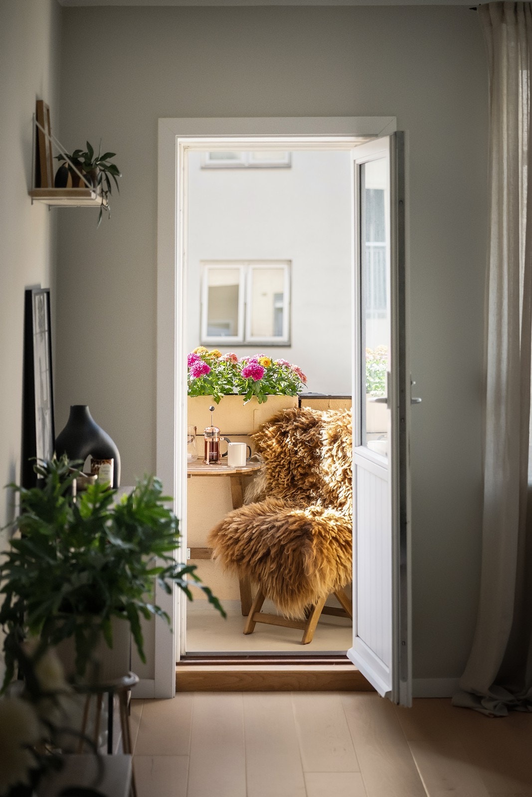 Fra stuen er det utgang til balkongen Galleribilde