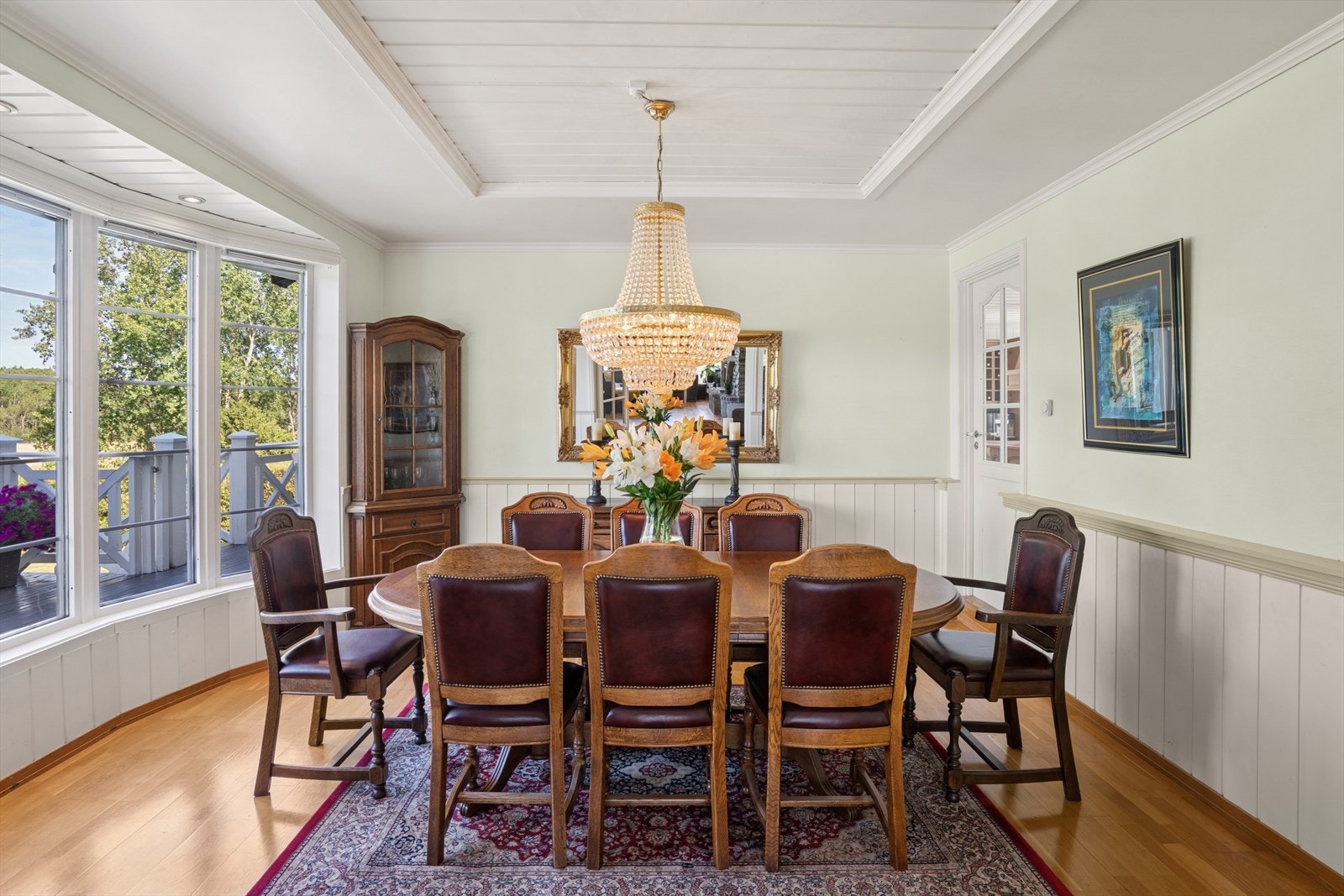 Invitér venner og familie til store sammenkomster. Galleribilde