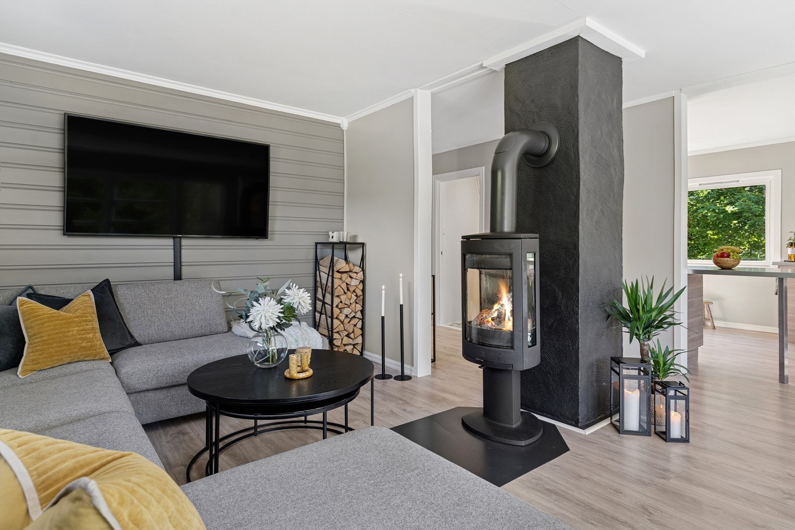 Oppvarming fra både vedovn og varmepumpe Galleribilde