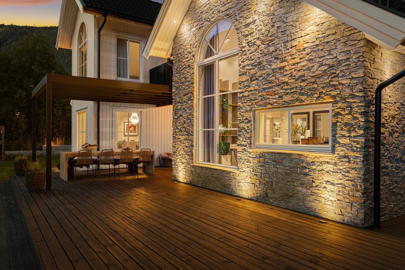 Det er etablert fine uteområder rundt boligen Galleribilde