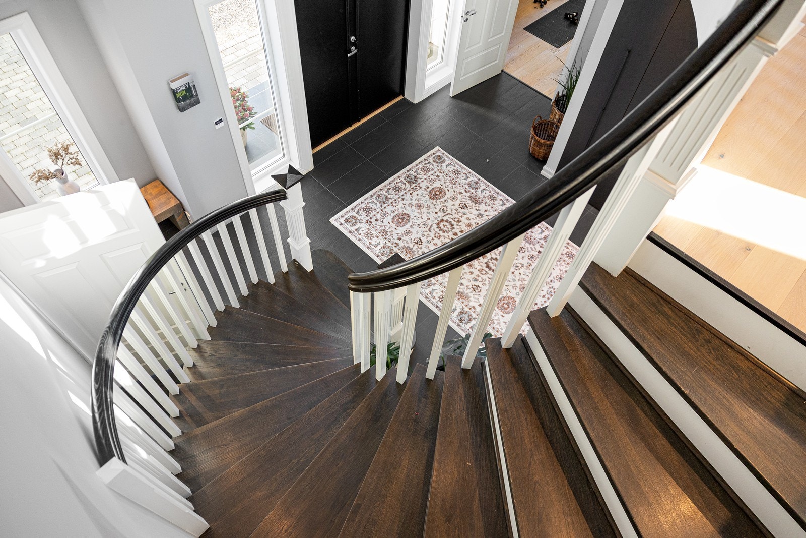 Flott trapp opp til galleriet i 2. etasje Galleribilde