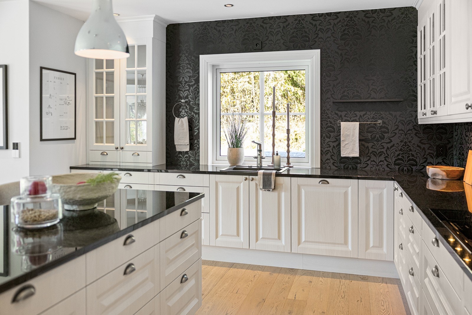 Det er benkeplater av stein Galleribilde