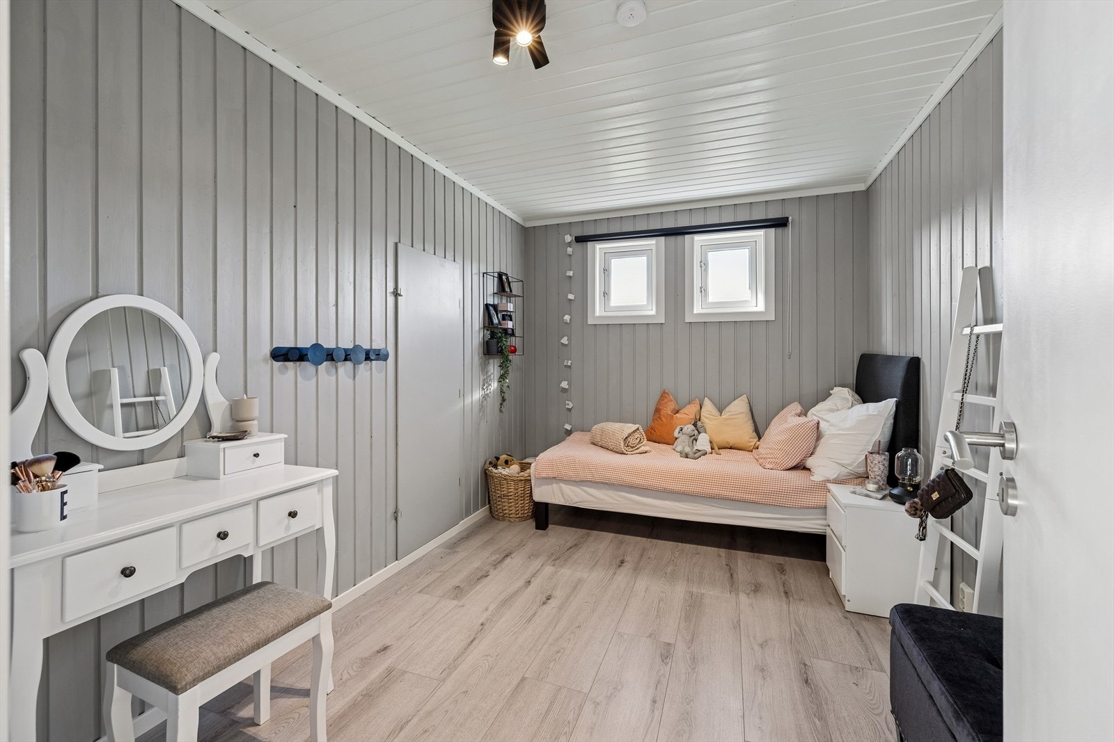 Kott, som i dag er innredet med seng. Galleribilde