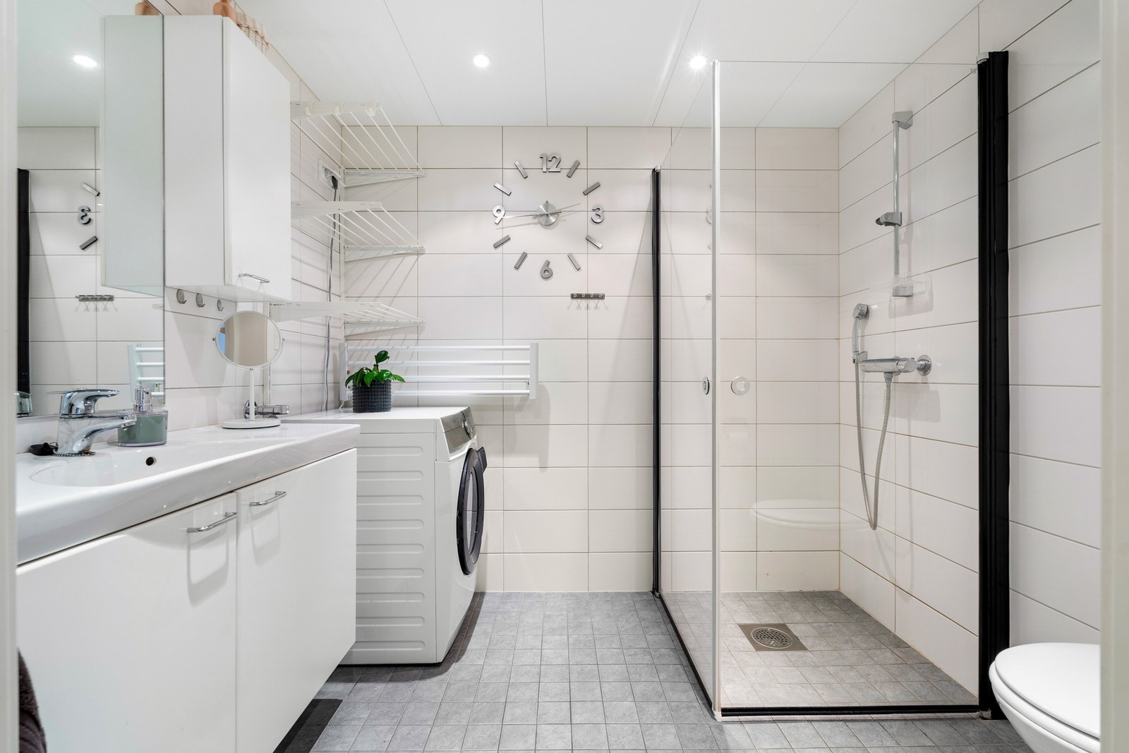 Pent flislagt bad på 4,7 kvm. Galleribilde