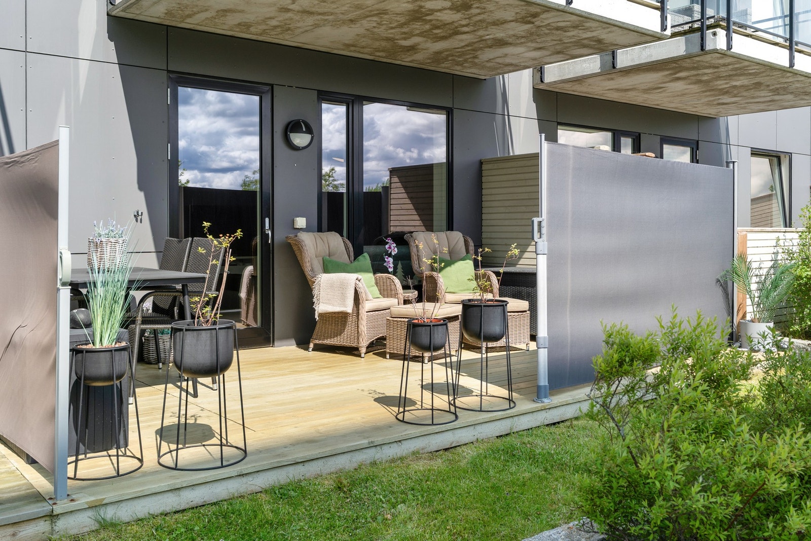 Terrassen er på 10,7 kvm. Galleribilde