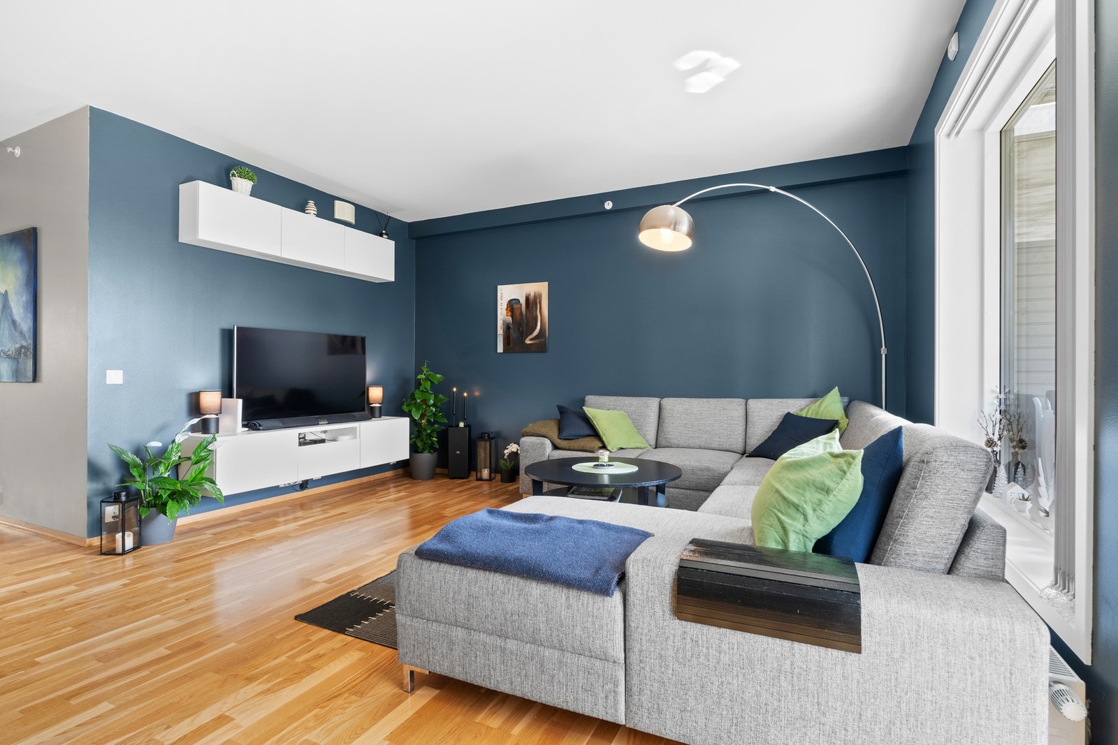 Leiligheten har utrolig god planløsning og er på 91 kvm BRA-i. Galleribilde