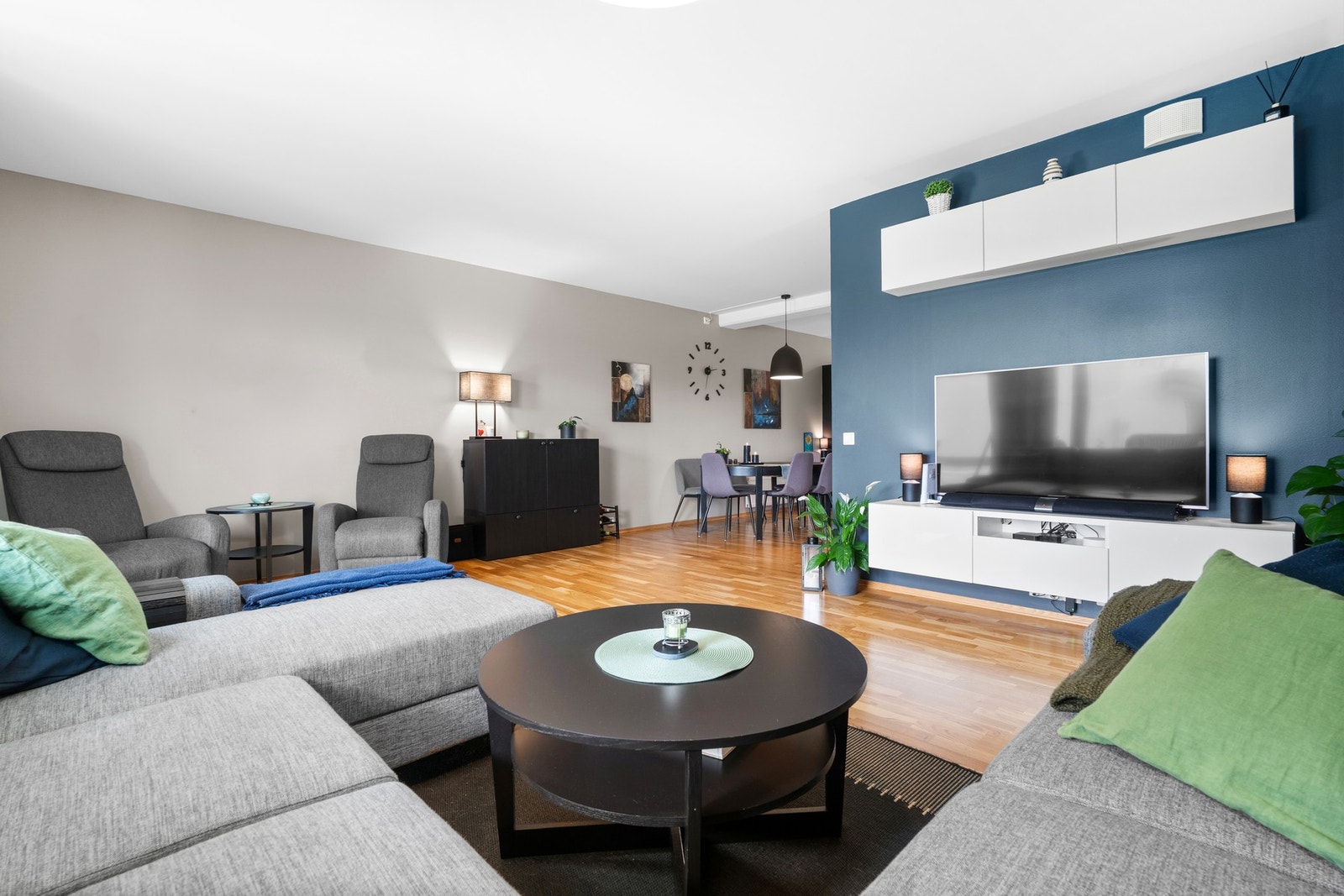 Det er store vindusflater som gir godt med gjennomlys. Galleribilde