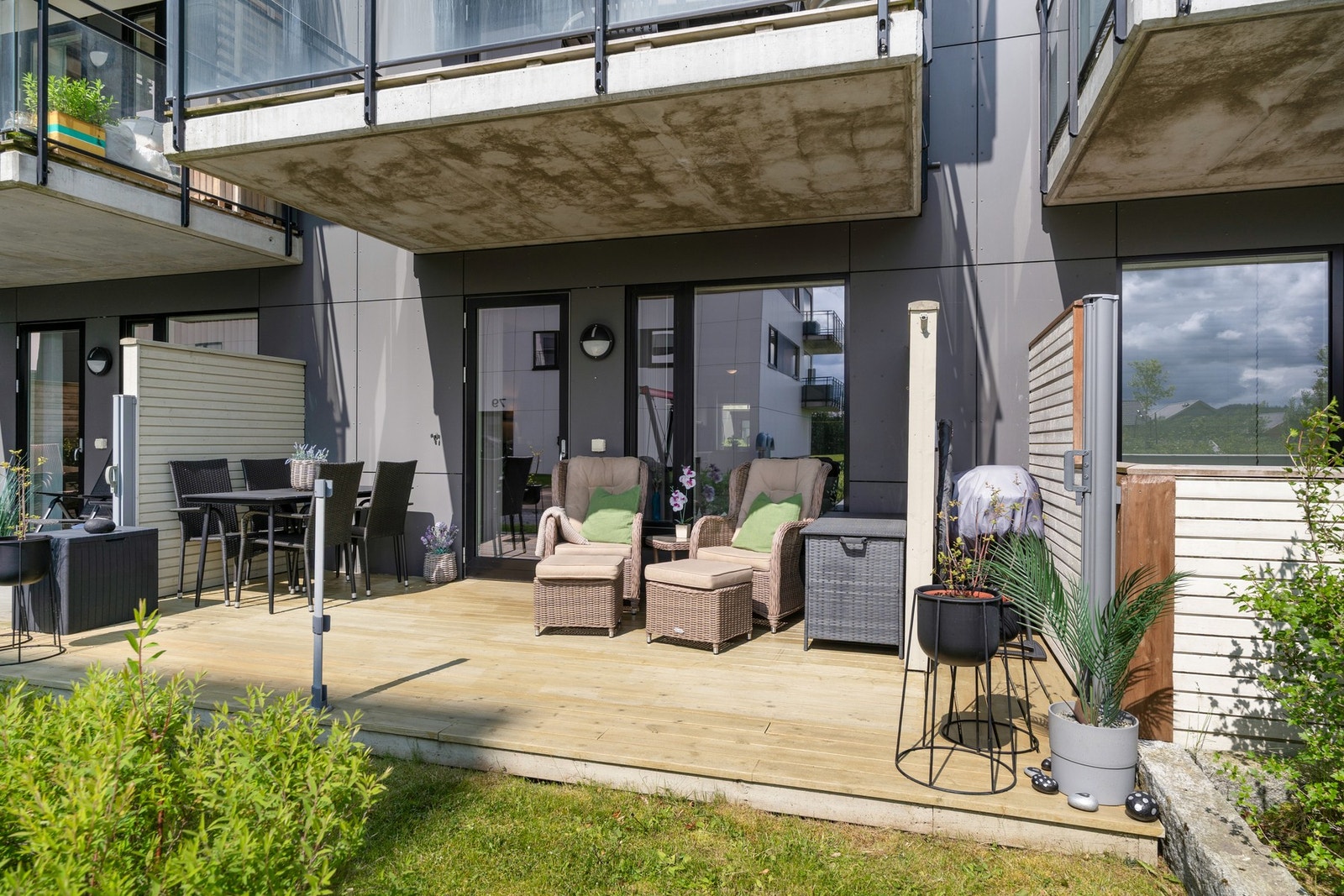 Leiligheten ligger fint til i bygget og ligger skjermet til. Galleribilde