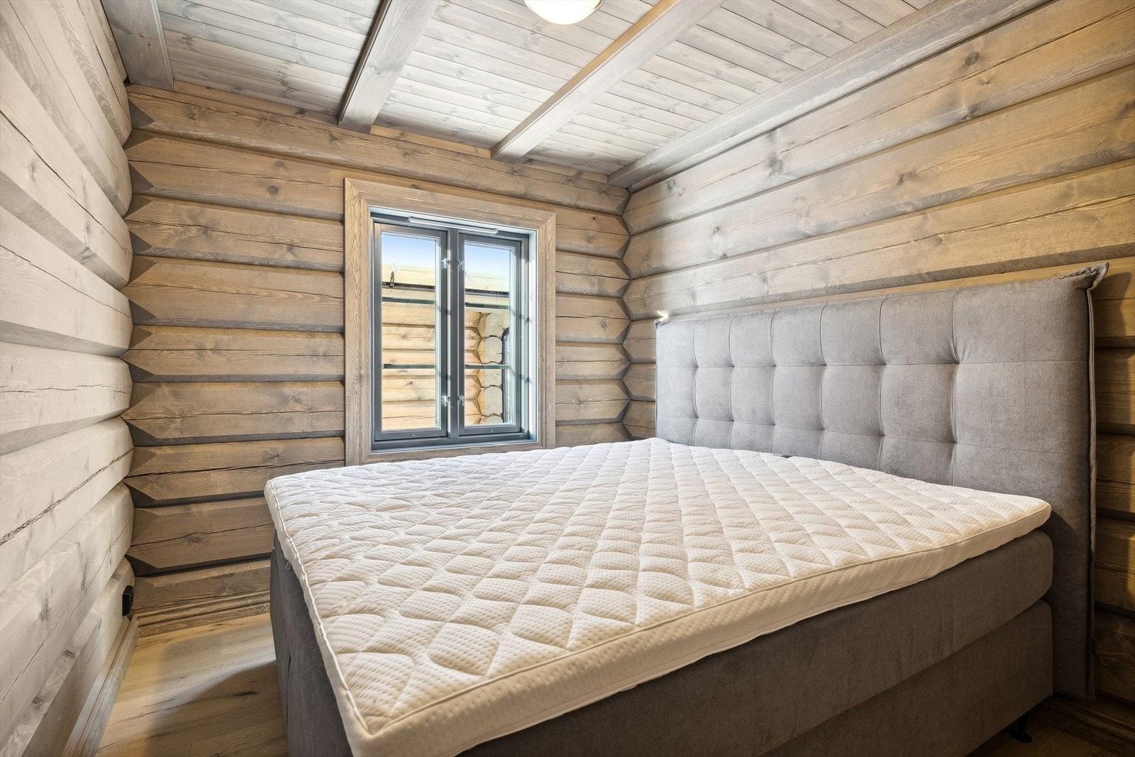 Soverom 1 -foto fra en oppsatt tilsvarende hytte Galleribilde