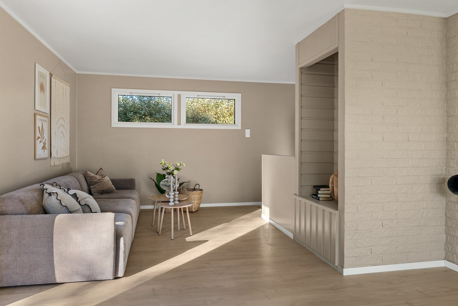 En hyggelig sone som passer fint for sofagruppe og tilhørende møblement Galleribilde