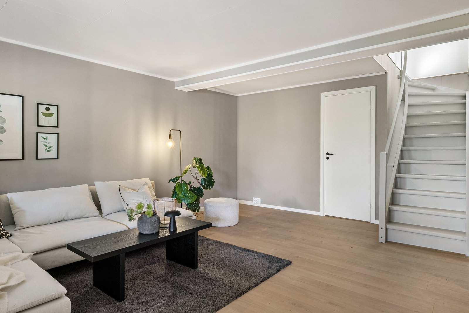 Trappen leder opp til hovedetasjen Galleribilde