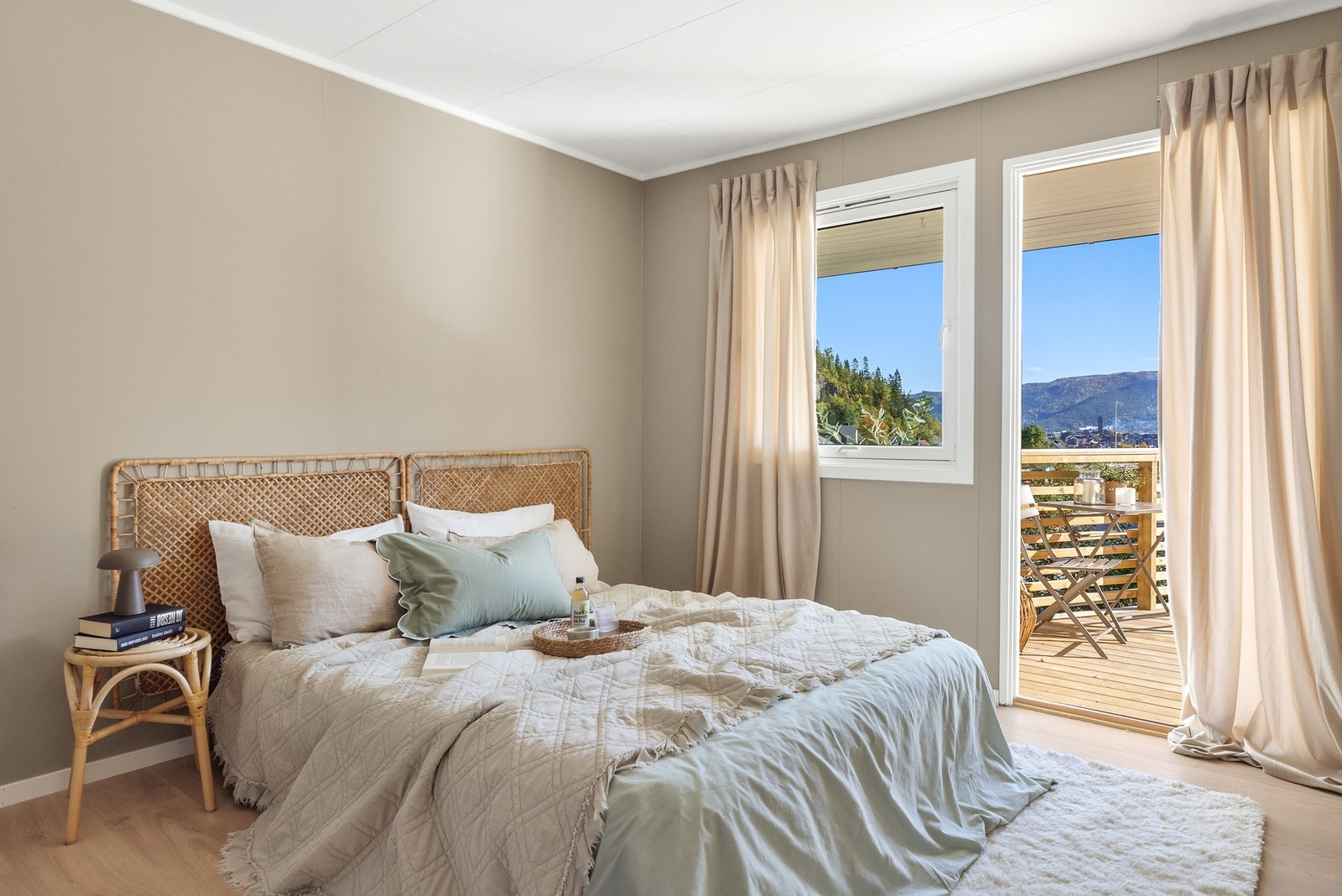 Hovedsoverommet har også egen utgang til terrassen Galleribilde