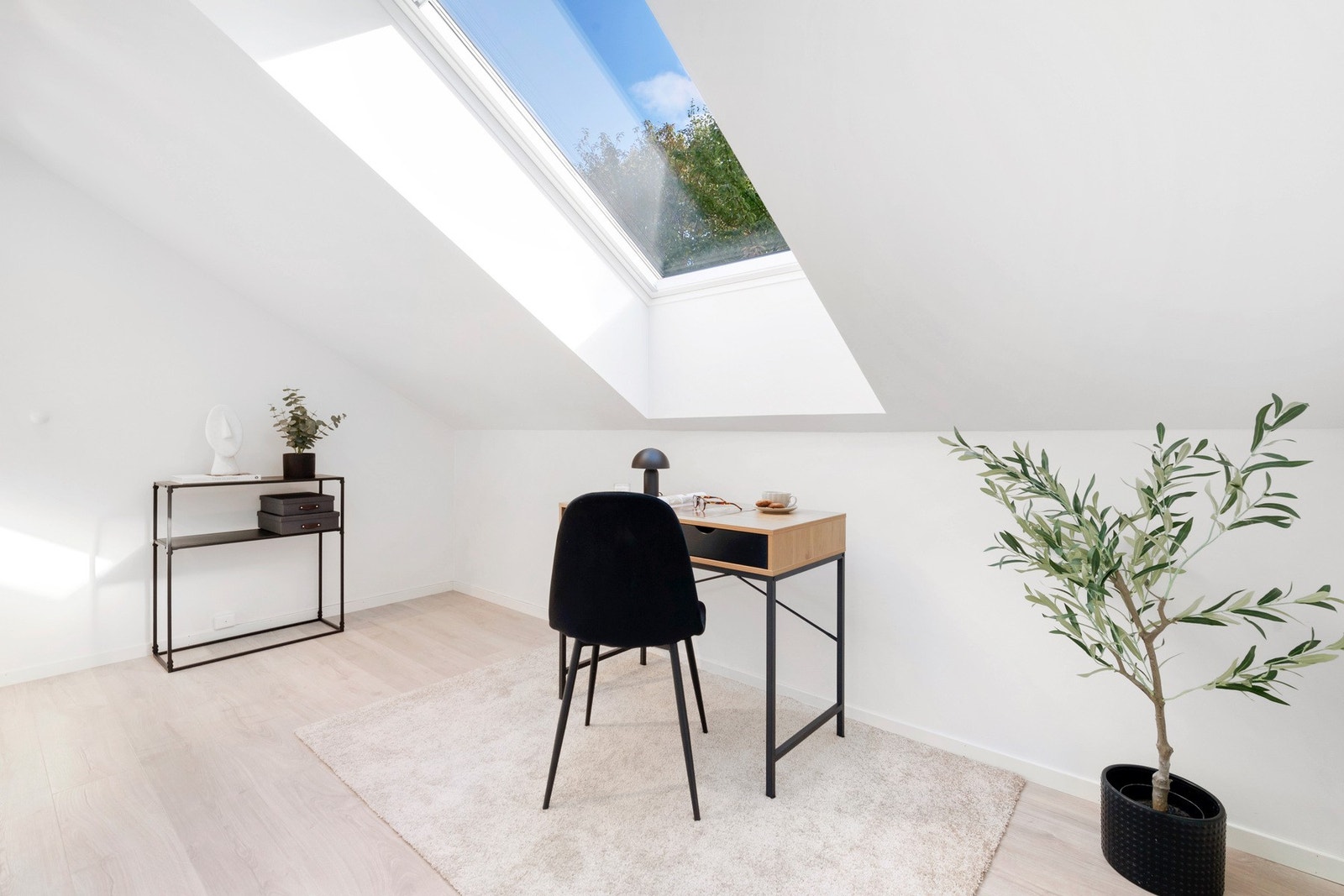 Bod med takvindu i 2. etasje Galleribilde