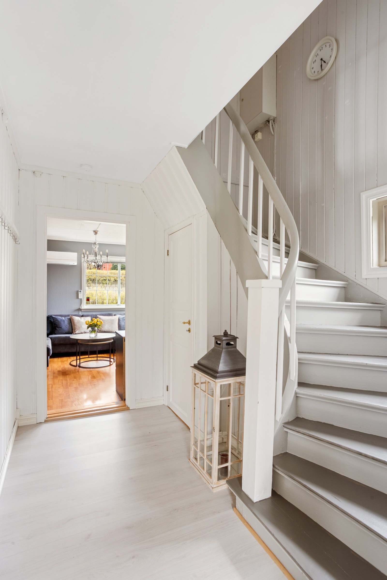 Flott trapp i klassisk stil. Galleribilde