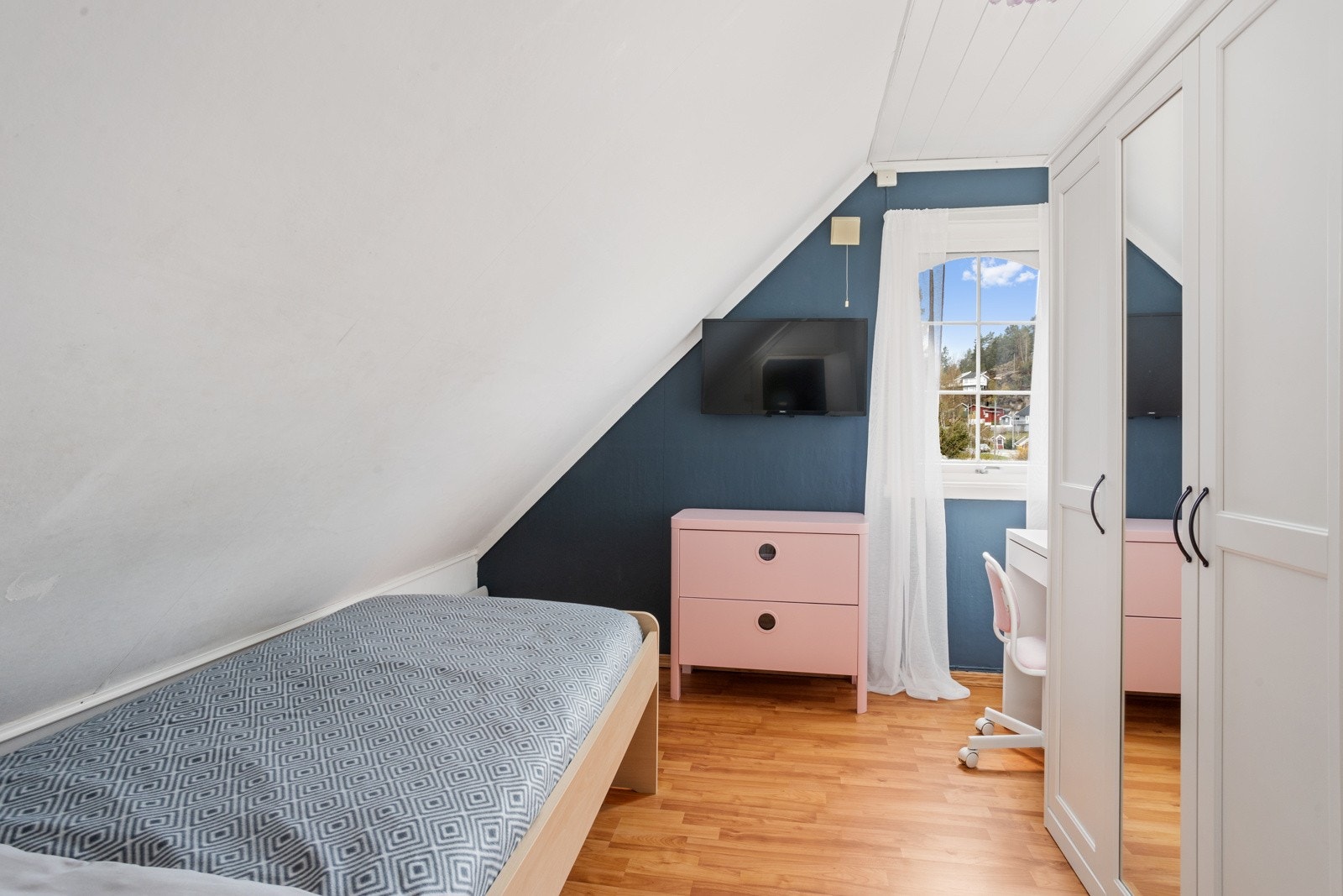 Soverom 2 er av fin størrelse. Galleribilde