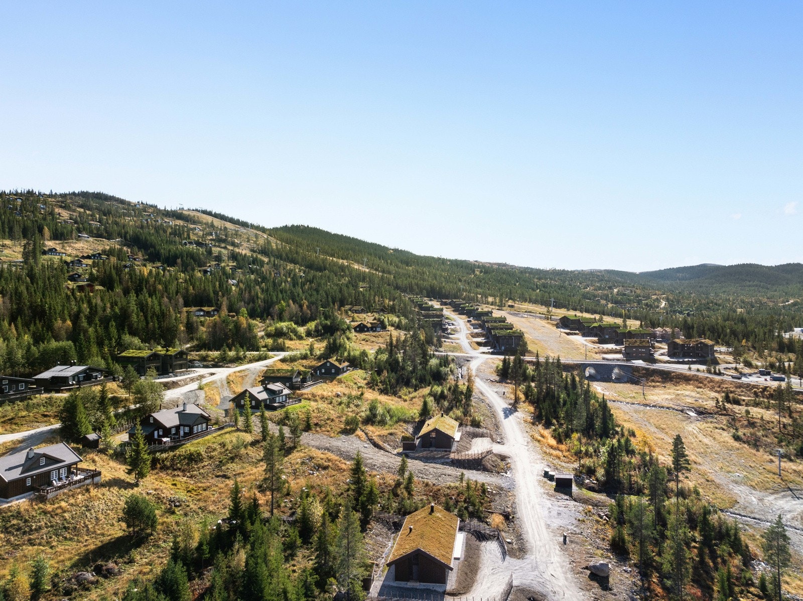 Det er kort vei til Nesfjellet Alpin og Nesfjellet golf. Galleribilde