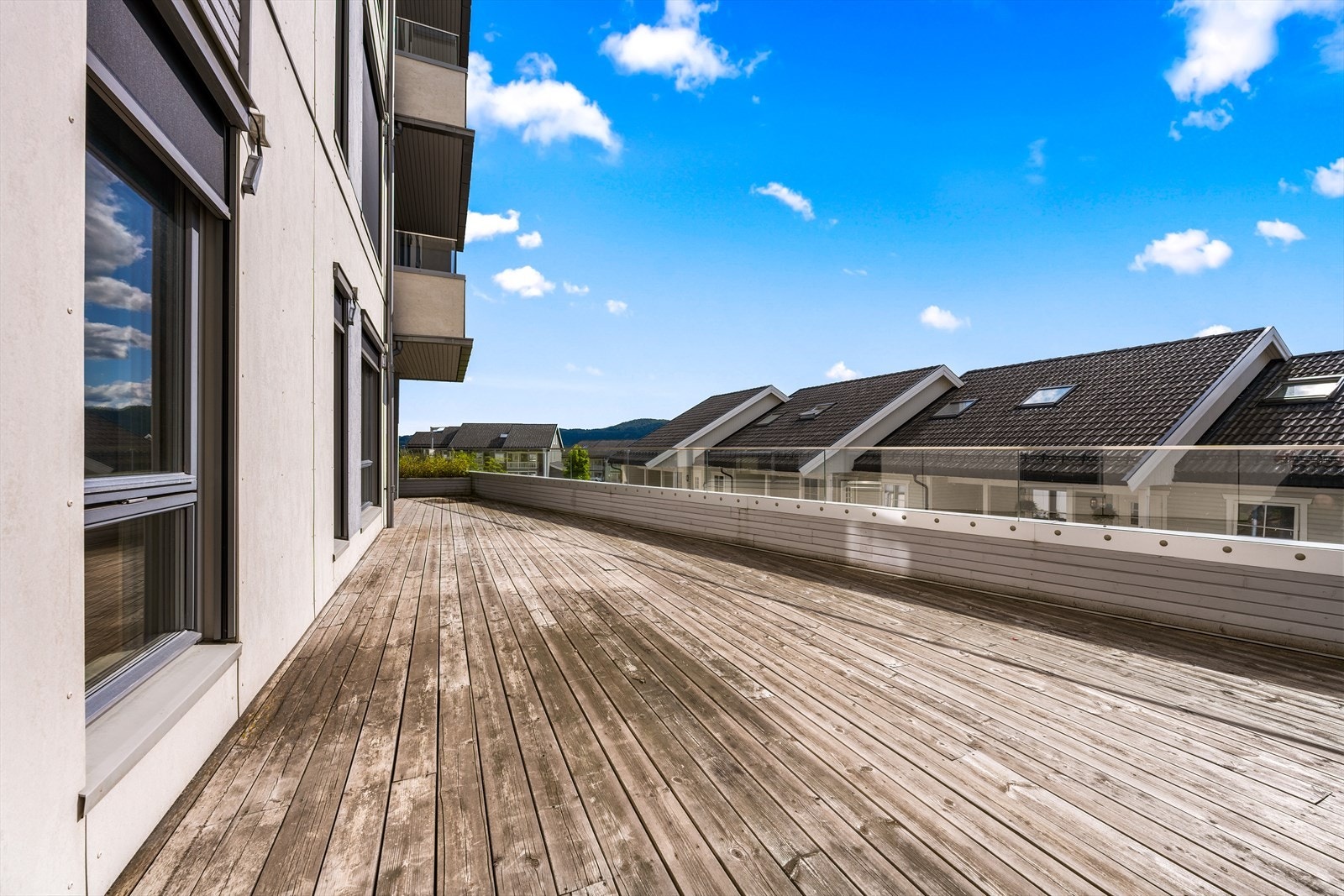 Terrassen er på hele 50 kvm. Galleribilde