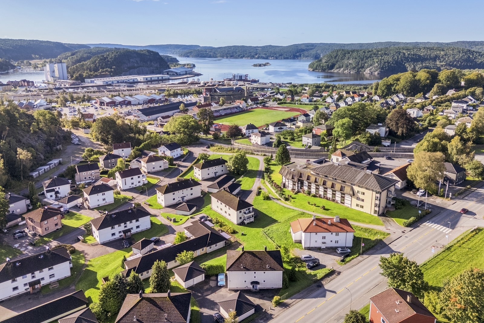 Her bor du i sentrale omgivelser med kort gangavstand til alle sentrumsfasiliteter og høyskolen Galleribilde
