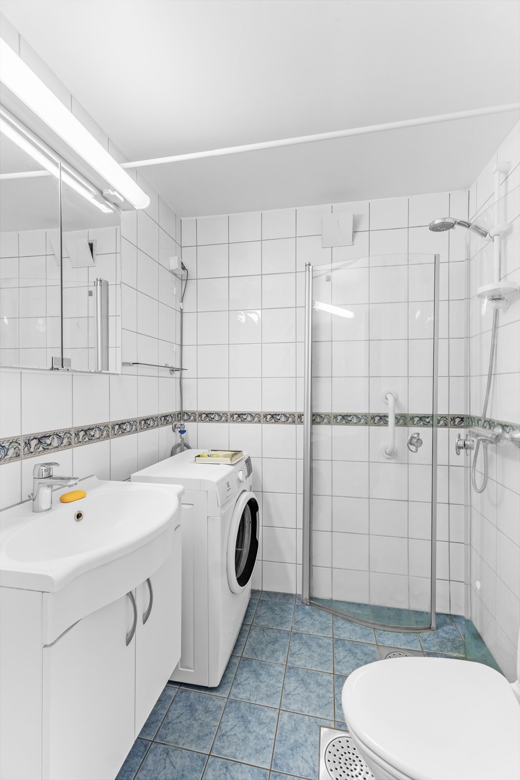 Eksisterende bad - renovert i regi av borrettslaget i tidsrommet 2002-2004 Galleribilde