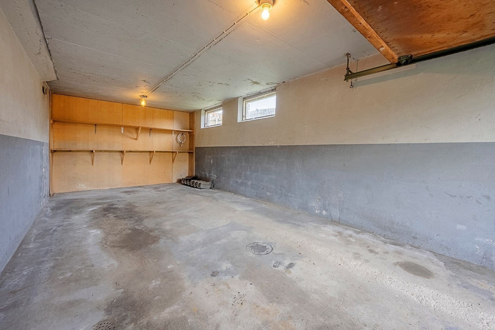 Garasje i sokkel på ca. 20,5 m² Galleribilde