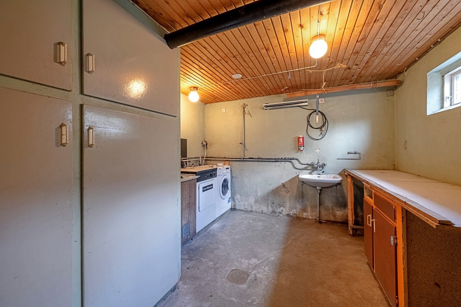 Vaskerom Galleribilde