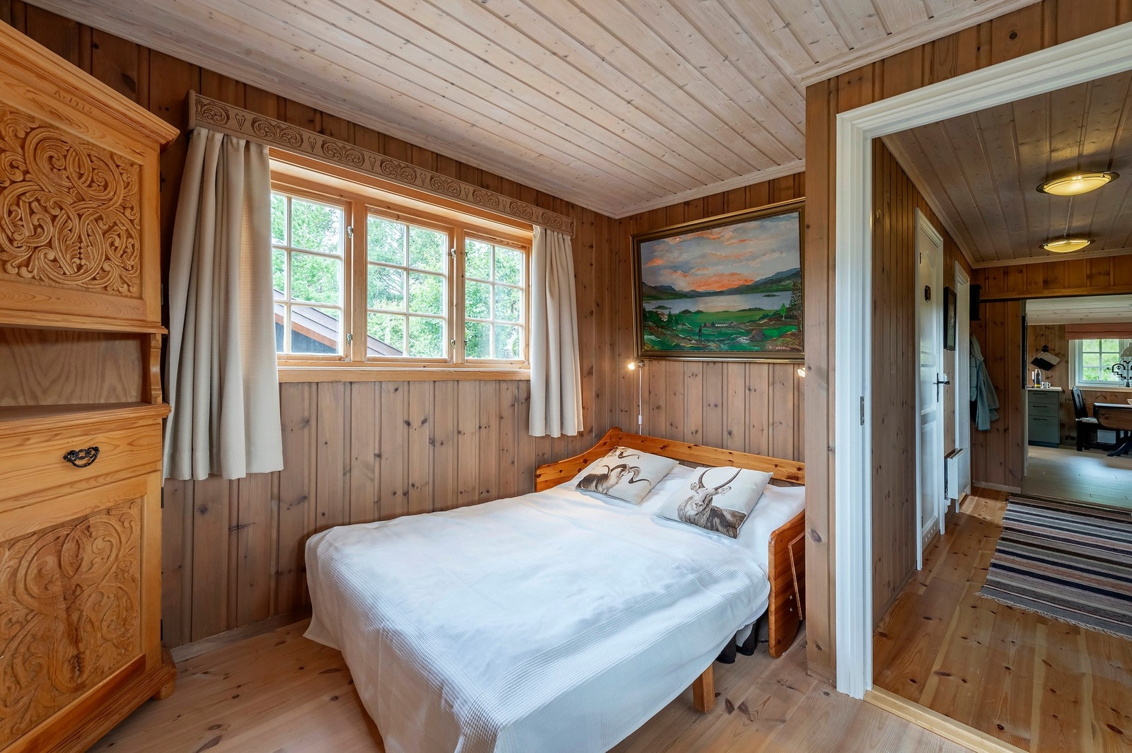 Større soverom på hele 10 kvadratmeter. Galleribilde