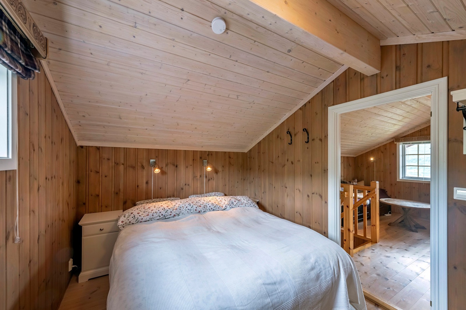 Romslig soverom. Galleribilde