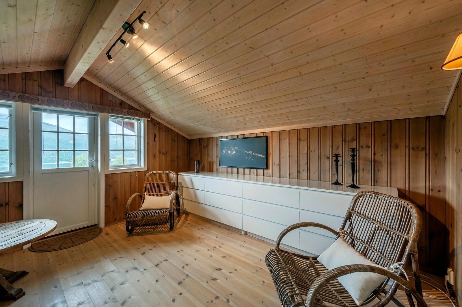 Her kommer du rett inn i loftstuen. Galleribilde