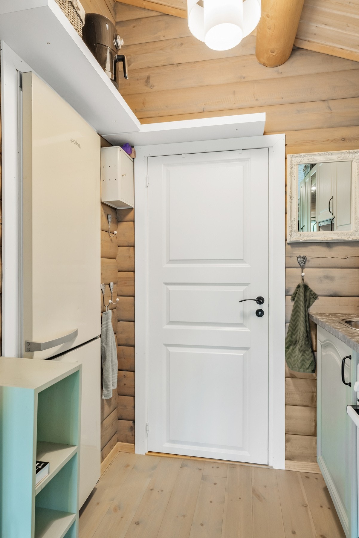 Godt håndverk og koselige detaljer preger hele hytta Galleribilde