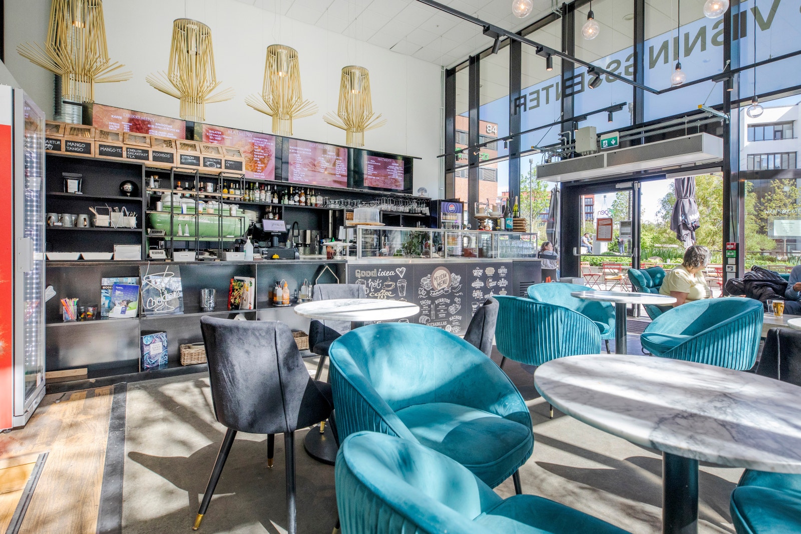 Wraps & Coffe er i 1. etasje. Galleribilde