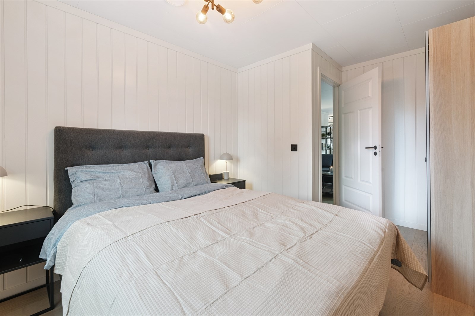 Hovedsoverom med god plass til dobbelseng. Galleribilde