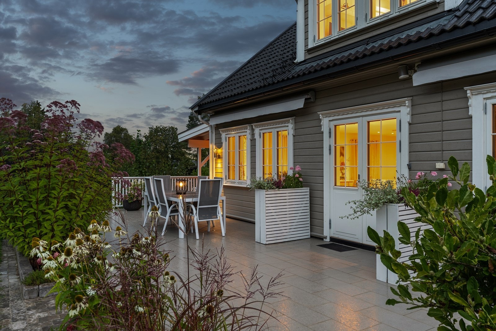 Her kan sommeren fint nytes fra morgen til kveld. Galleribilde