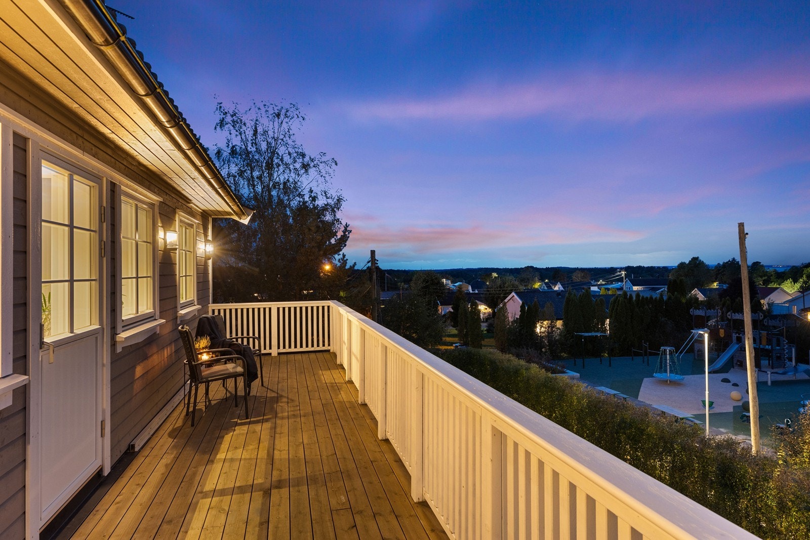 Luftig og fin utsikt fra veranda Galleribilde