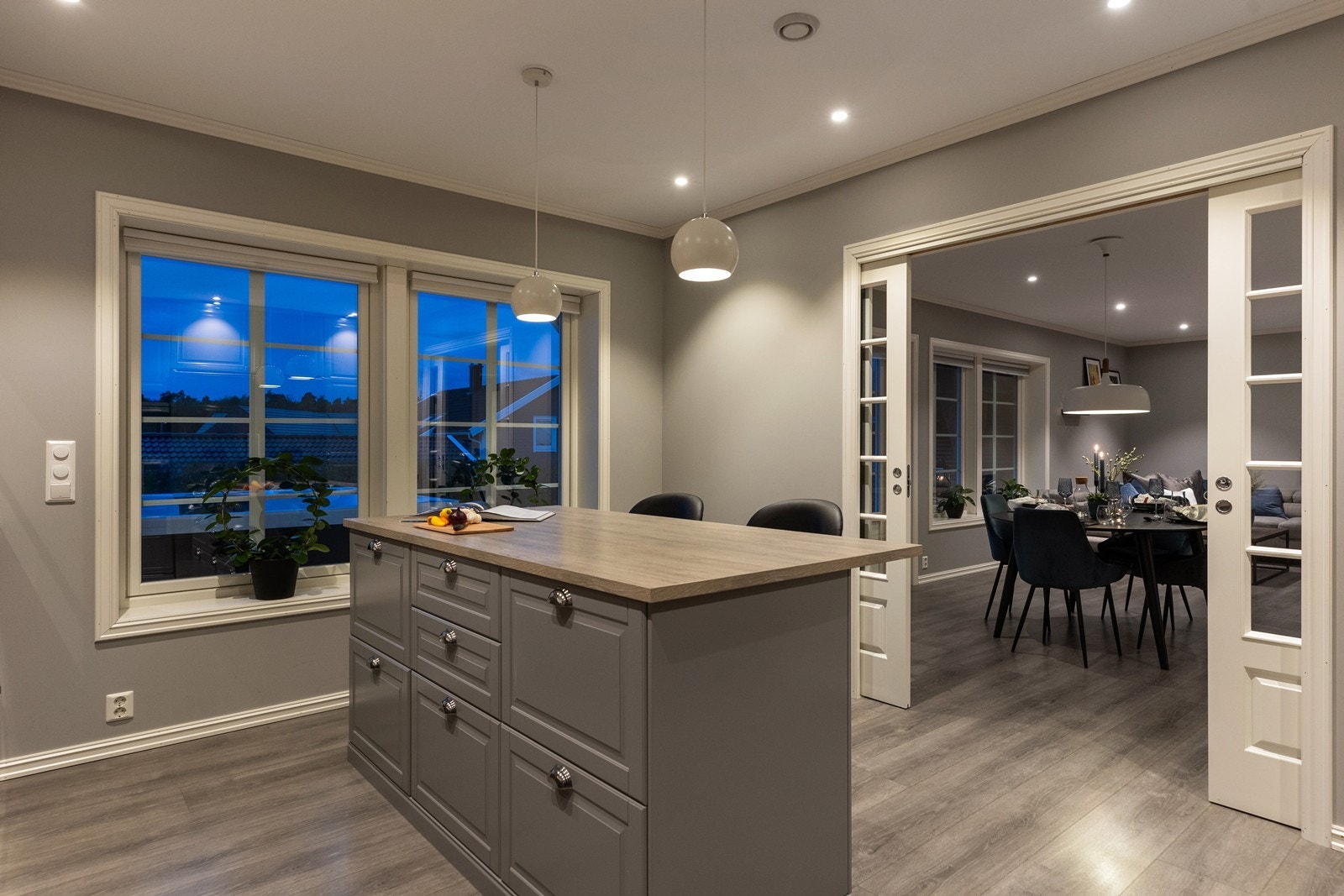 Praktisk med skyvedør inn mot stue Galleribilde