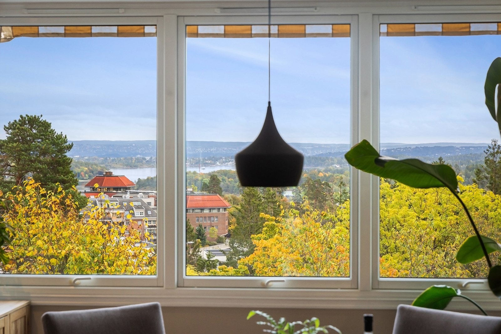 Nyt måltidene og utsikten fra Jongsstubben 15. Galleribilde