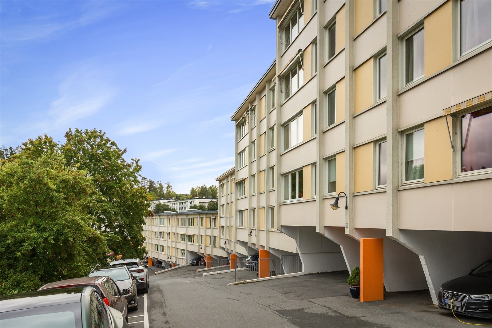 Det er godt med parkeringsmuligheter på området. Galleribilde